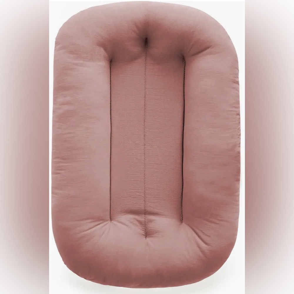 Snuggle Me Infant Lounger + Cover